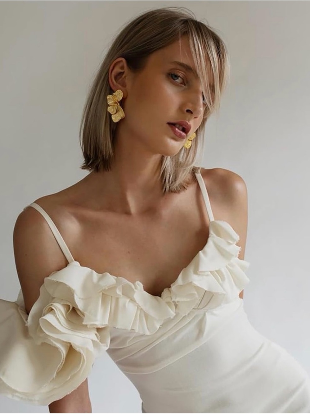 NEW: Gold Floral Petal Statement Earrings - Women Jewelry ๐๐ข๐ข๐ ๐๐ฆ ๐ก๐๐ช ๐๐ข๐ก๐๐๐ง๐๐ข๐ก - Picture 4 of 16